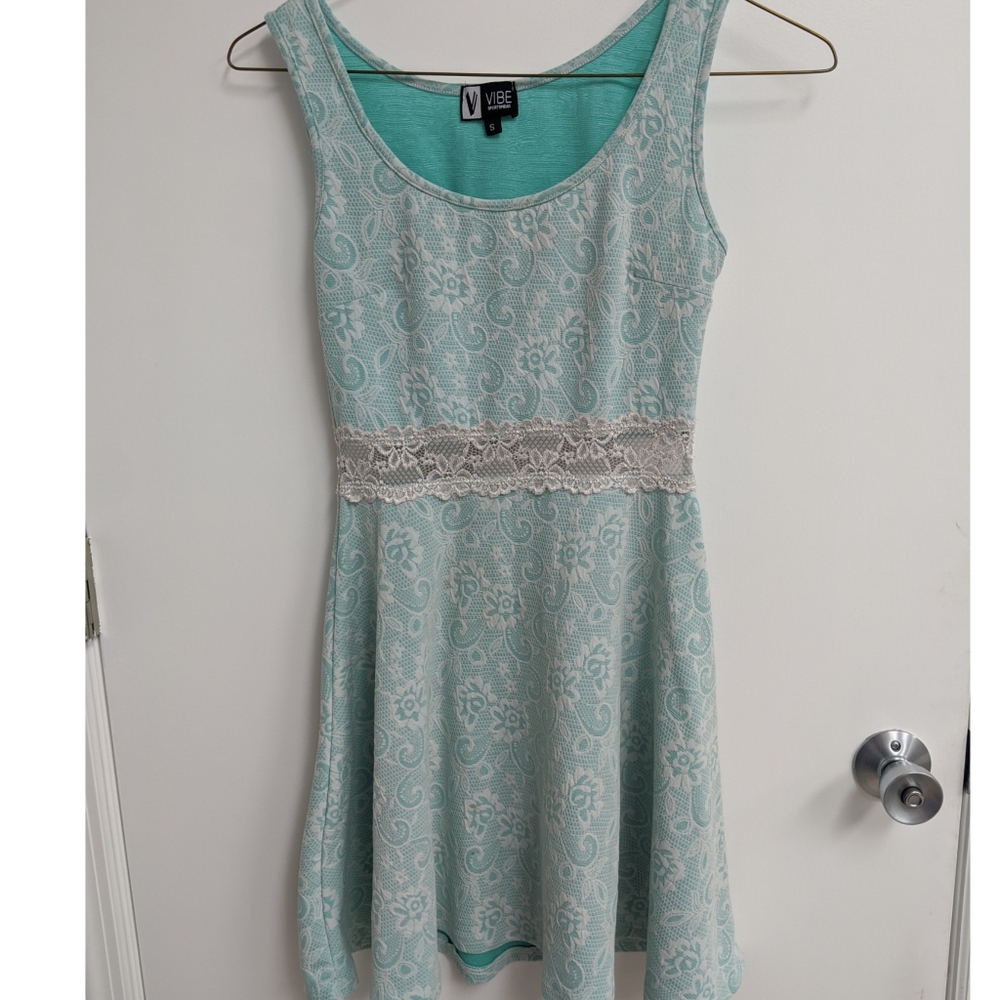 ❤️3/$25 🌼 VIBE EUC teal & lace skater style dress